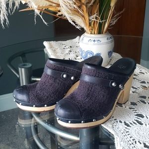 Ugg Black Studded Clogs-size 8